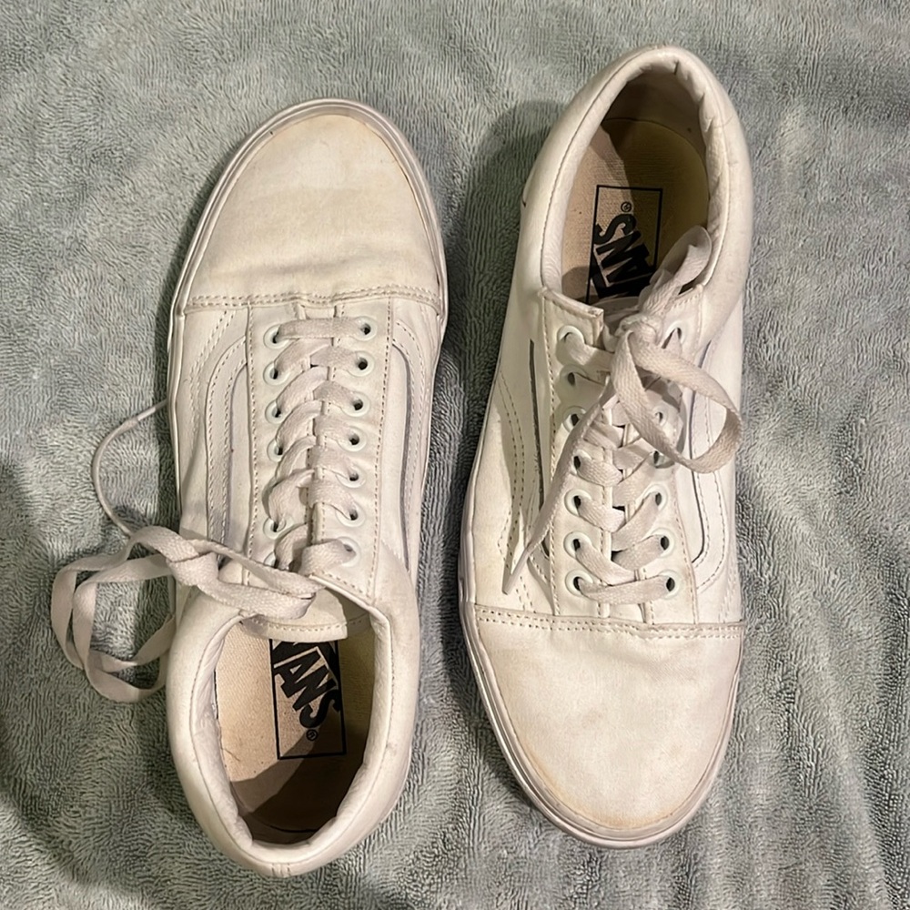 Vans old skool platform white sneaker - women’s size 10